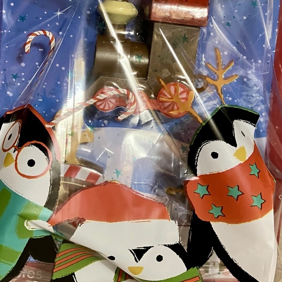 Cobblestone Corner Winter Village Miniature Christmas Train -3 pcs-Largest is 2" - Picture 4 of 4